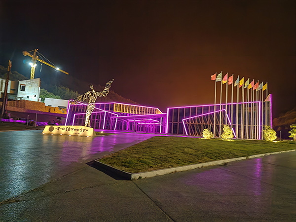 城市亮化是现代城市建设的重要组成部分,它不仅可以美化城市的夜景,还能提升城市的整体形象。随着科技的不断进步,城市亮化也得到了更多的关注和创新。本文将介绍一些关于城市亮化的创意和技术,帮助读者了解城市亮化的重要性以及如何进行尉犁城市亮化的规划和实施。 城市亮化是现代城市建设的重要组成部分,它不仅可以美化城市的夜景,还能提升城市的整体形象。随着科技的不断进步,城市亮化也得到了更多的关注和创新。本文将介绍一些关于城市亮化的创意和技术,帮助读者了解尉犁城市亮化的重要性以及如何进行尉犁城市亮化的规划和实施。