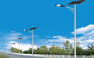 农村道路装尉犁太阳能路灯选多大瓦数实测