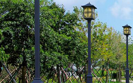 太阳能尉犁庭院灯价格为何差三倍？关键看这几点